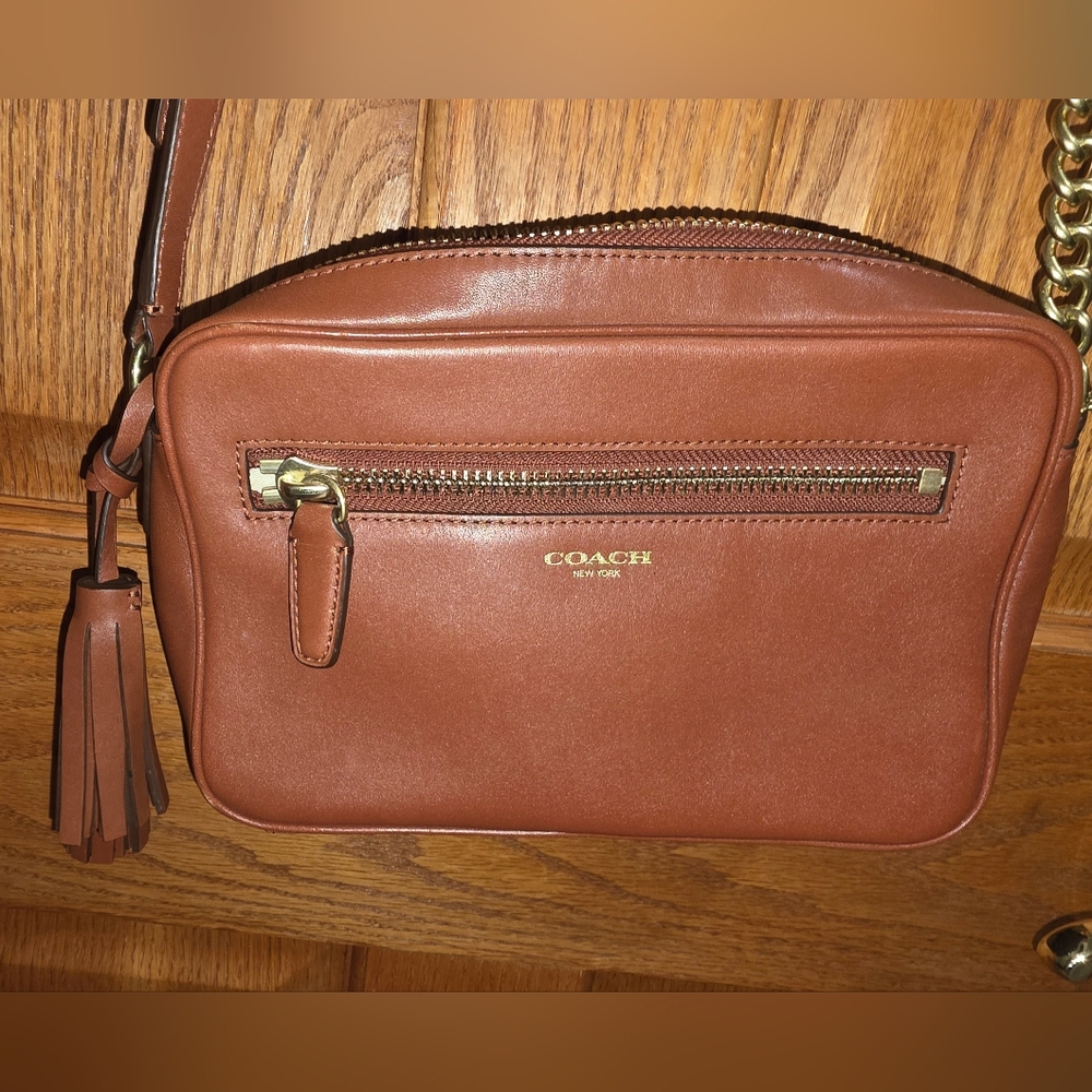 Coach Leather Camera Crossbody Bag, Glove Tanned Leather, Gold Hardware,chain.